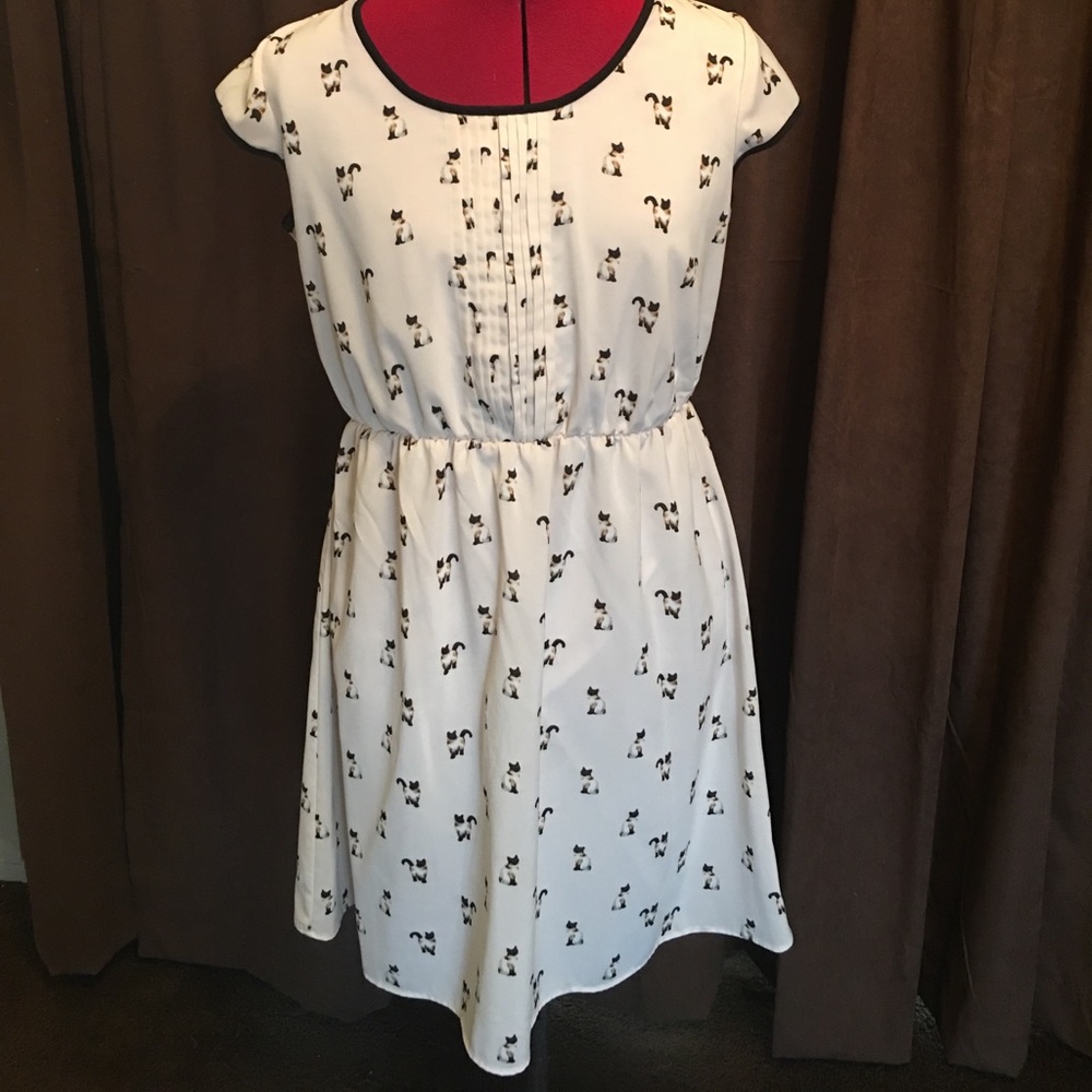 Short dress with Siamese cats size XL