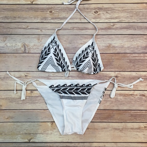 ‼️Last 1‼️Sexy Printed Halter Style Bikini Set - Picture 4 of 6