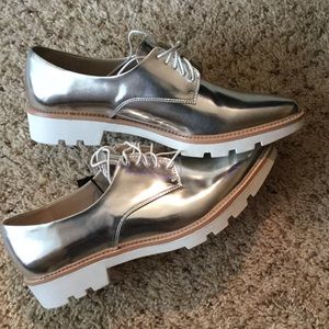 Silver pointed-toe Oxfords