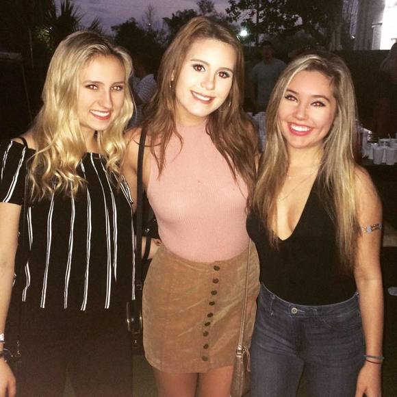 Meet your Posher, Sara - Picture 2 of 2