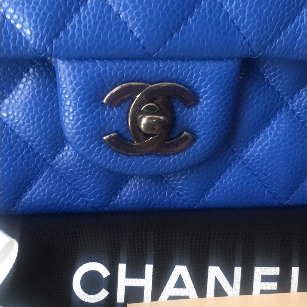 Chanel Caviar Cobalt Blue Mini w/ruthenium hw - Picture 2 of 8
