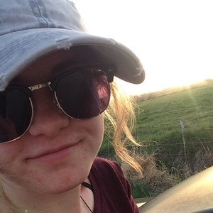 Meet your Posher, Megan