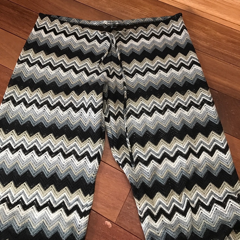 NWOT Crochet zig zag beach pant