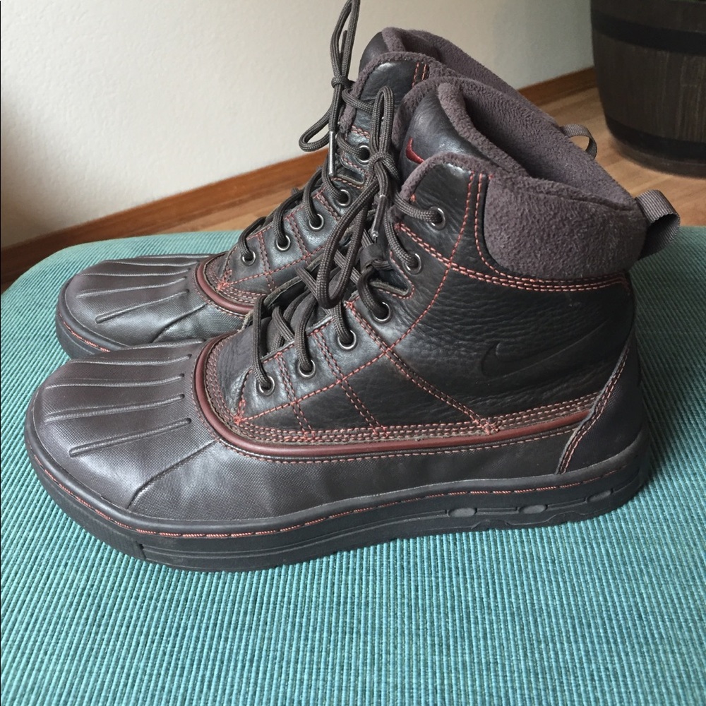 Nike Kynwood or ACG waterproof boots