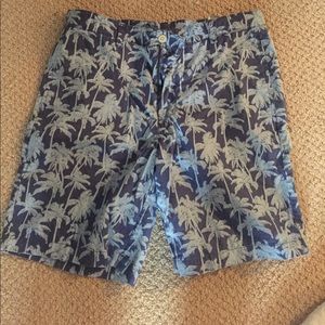 Vineyard Vines Men's palm tree club shorts