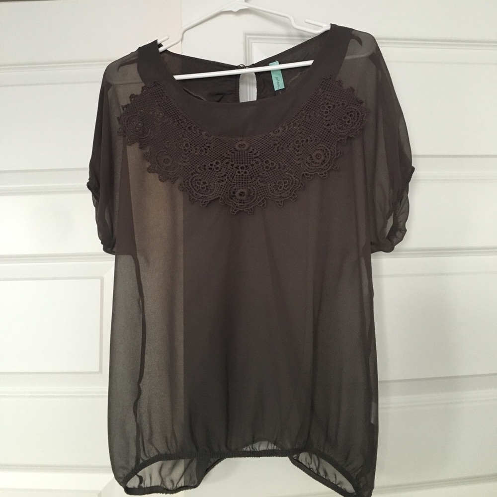 Flowy sheer top with woven collar detail