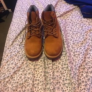 Plaid/Beige Timberland boots