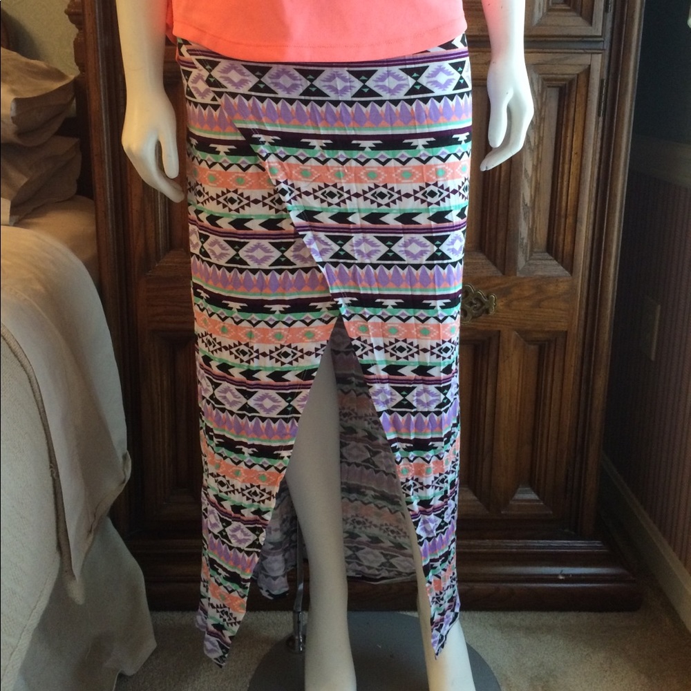 NWT Zumiez Small Tribal Wrap Skirt