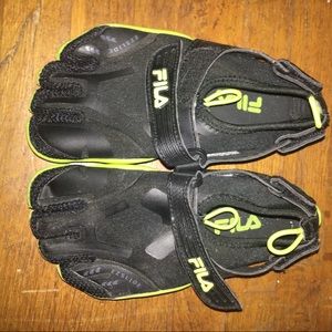 Boys FILA toe shoes