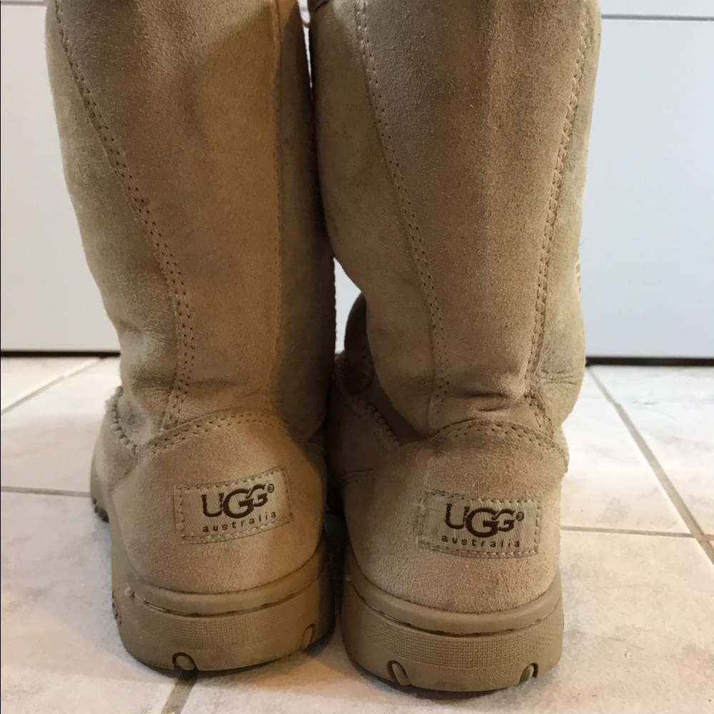 Cream ugg boot