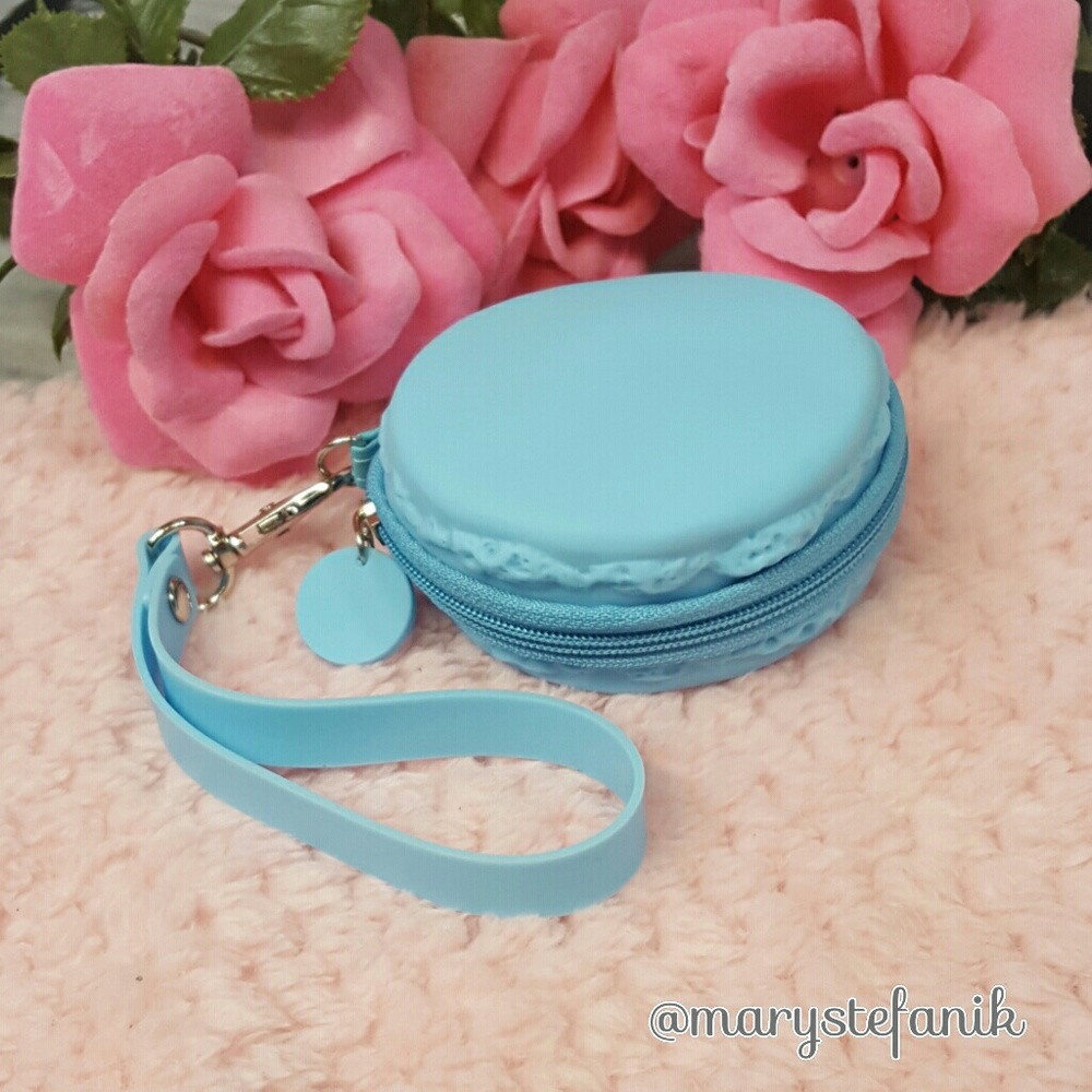 !SALE! Blue Macaroon Cookie Coin Purse Wristlet - Picture 2 of 7