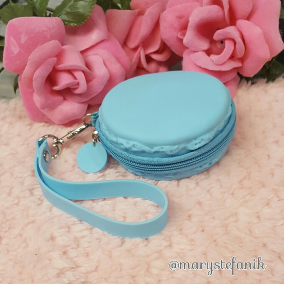 !SALE! Blue Macaroon Cookie Coin Purse Wristlet - Picture 2 of 7