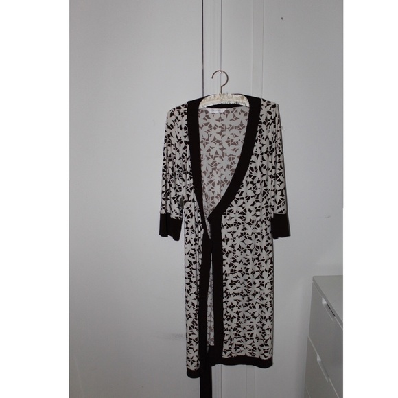 Wrap Dress - Picture 3 of 4