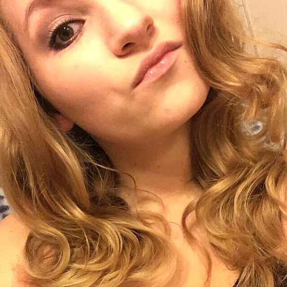 Meet your Posher, Amanda - Picture 5 of 5