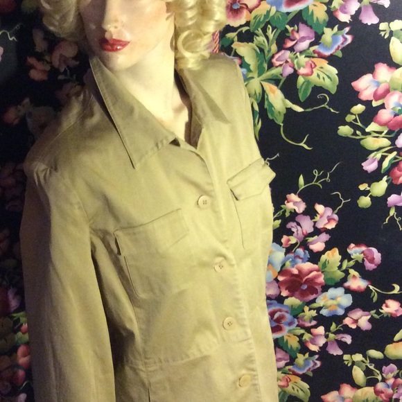 Adorable khaki jacket two breast pockets - Picture 3 of 4