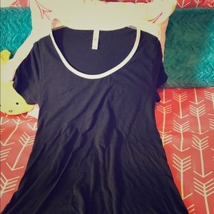 LuLaRoe XS classic T