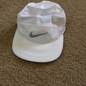 NWOT Nike dri fit hat with pocket
