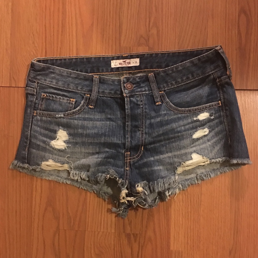 Hollister Distressed Jean Shorts•