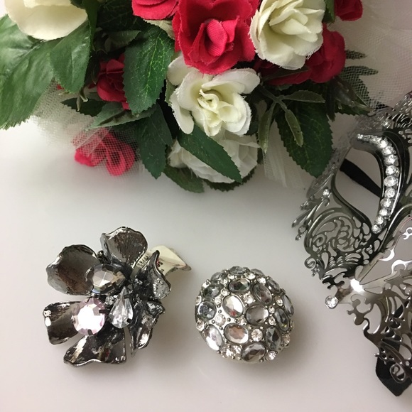 4 for $20 Rhinestone Flower And Dome Rings - Picture 2 of 3