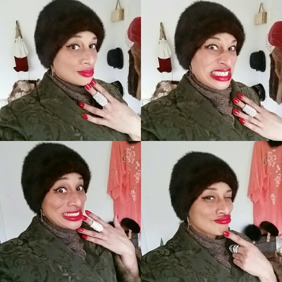 Meet your Posher, Mona - Picture 4 of 4