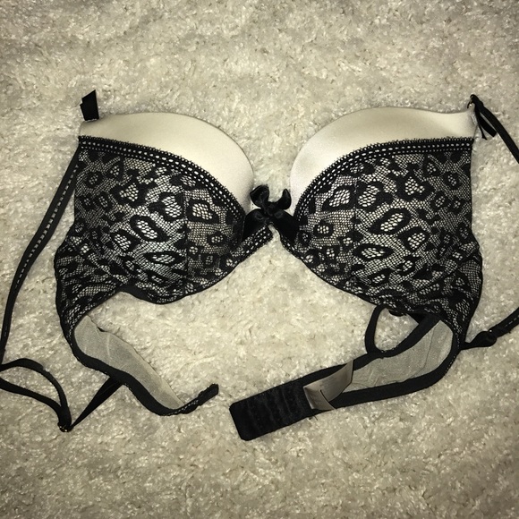 Victoria's Secret padded push-up bra 34b - Picture 1 of 3