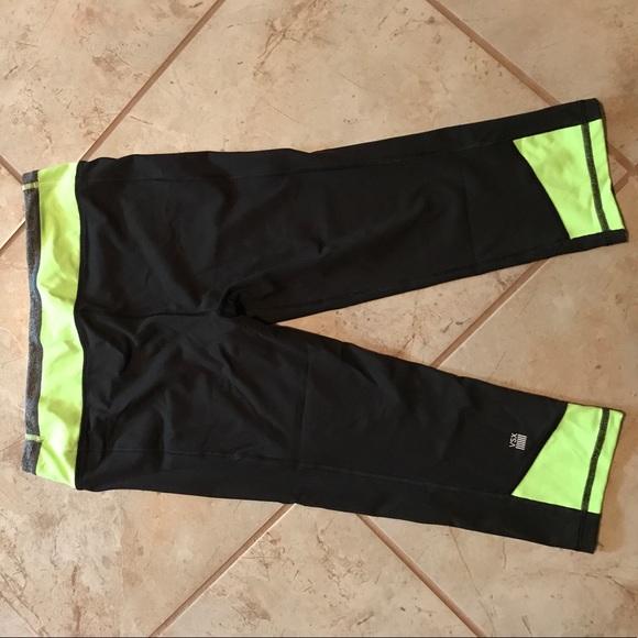 Victoria Secret Crop Pant - Picture 2 of 2