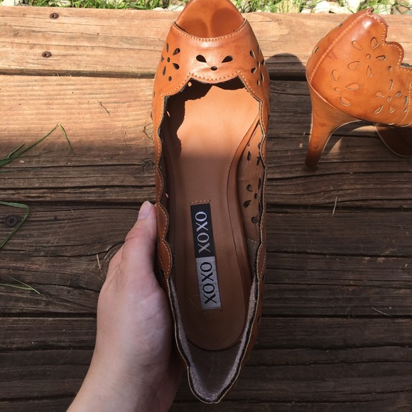 Heels - Picture 3 of 3