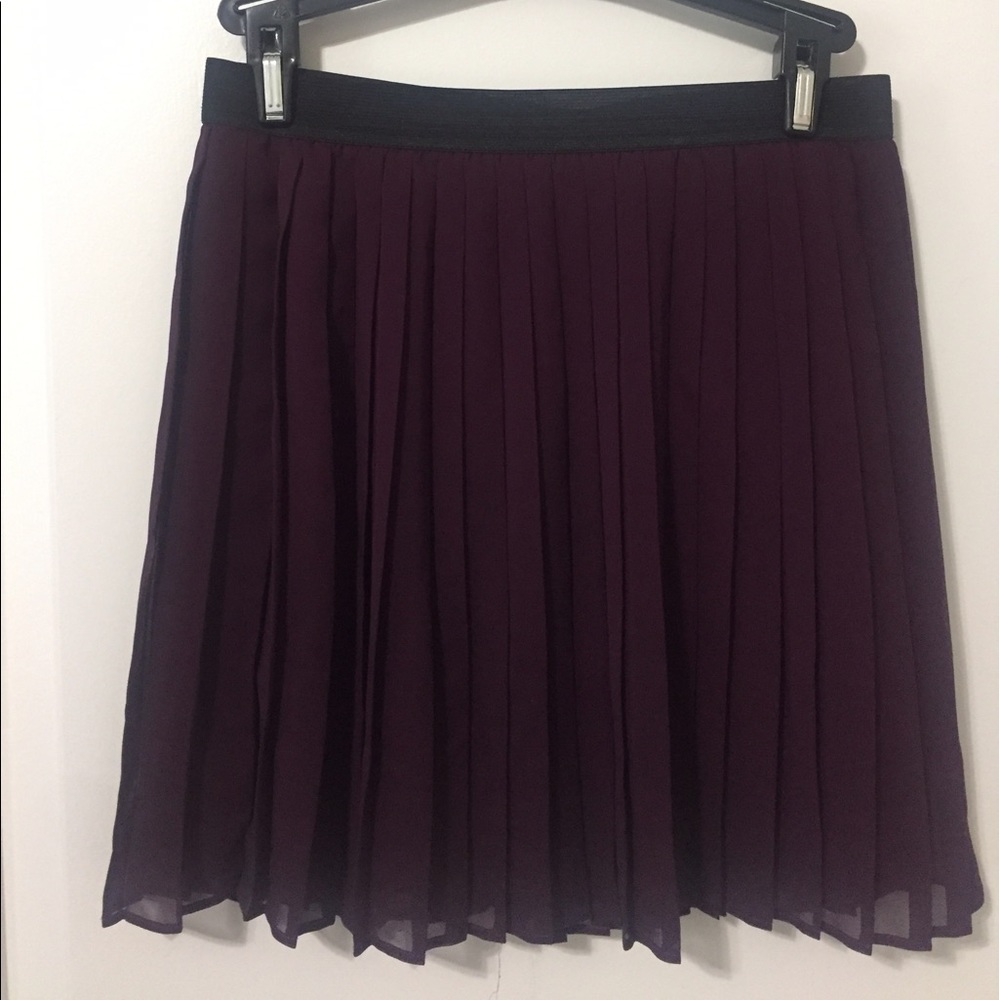 Pleated mini skirt