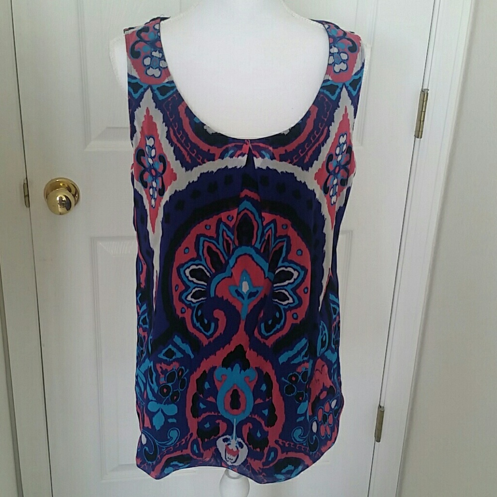 Beautiful sleeveless women's top