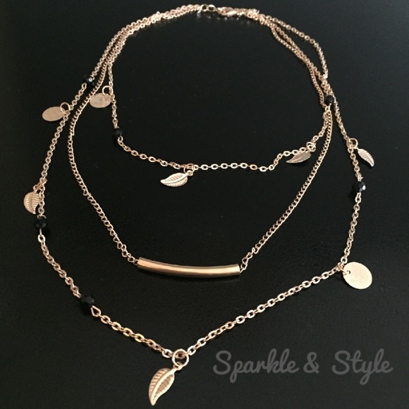 💋ALMOST GONE💋🆕Gold triple layer necklace💖✨ - Picture 3 of 4