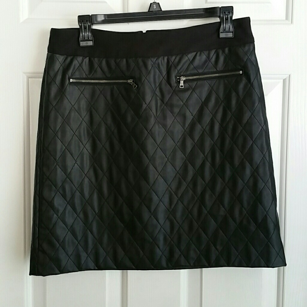 Ann Taylor black quilted mini skirt