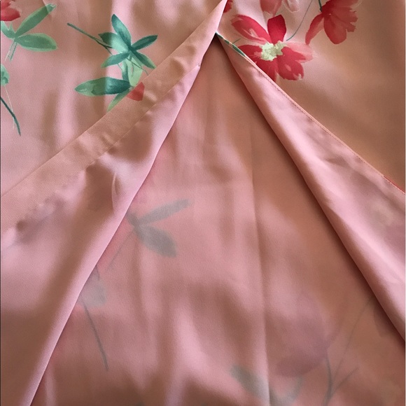 Gone by 9/30 or to Goodwill Beautiful 🌺 Skirt - Picture 3 of 3