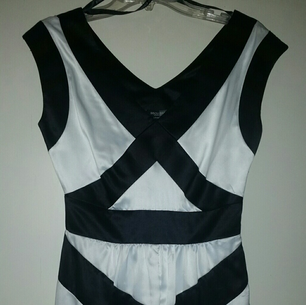 NWT Bisou Bisou size 4 dress