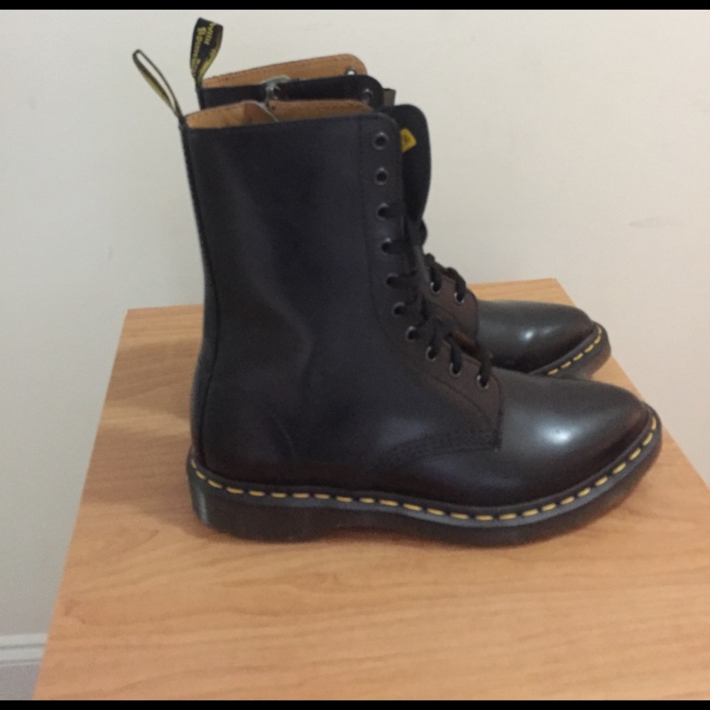 Black Dr. Marten Boots Women's