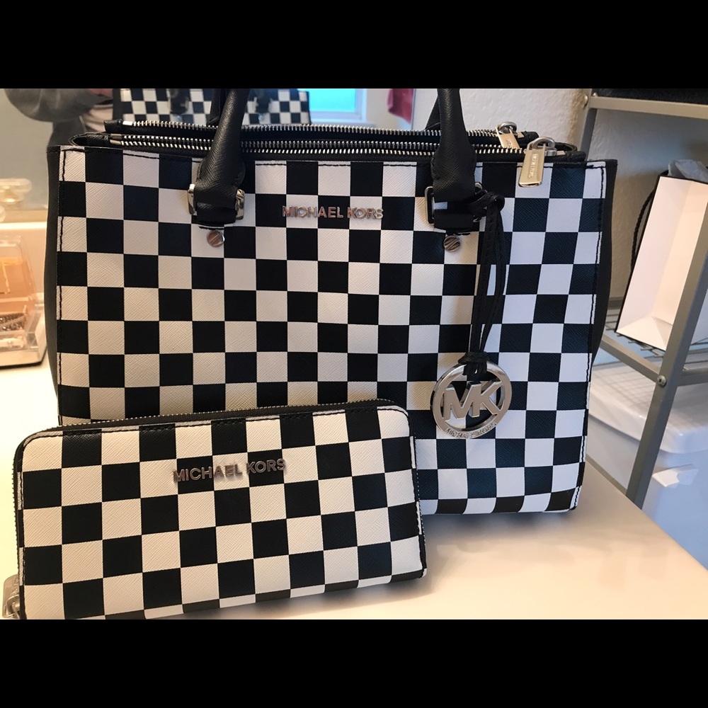 Micheal Kors CHECKERED HAMILTON with Wallet