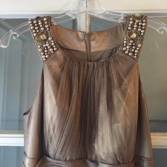 Formal gown - Picture 2 of 8