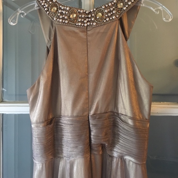 Formal gown - Picture 6 of 8