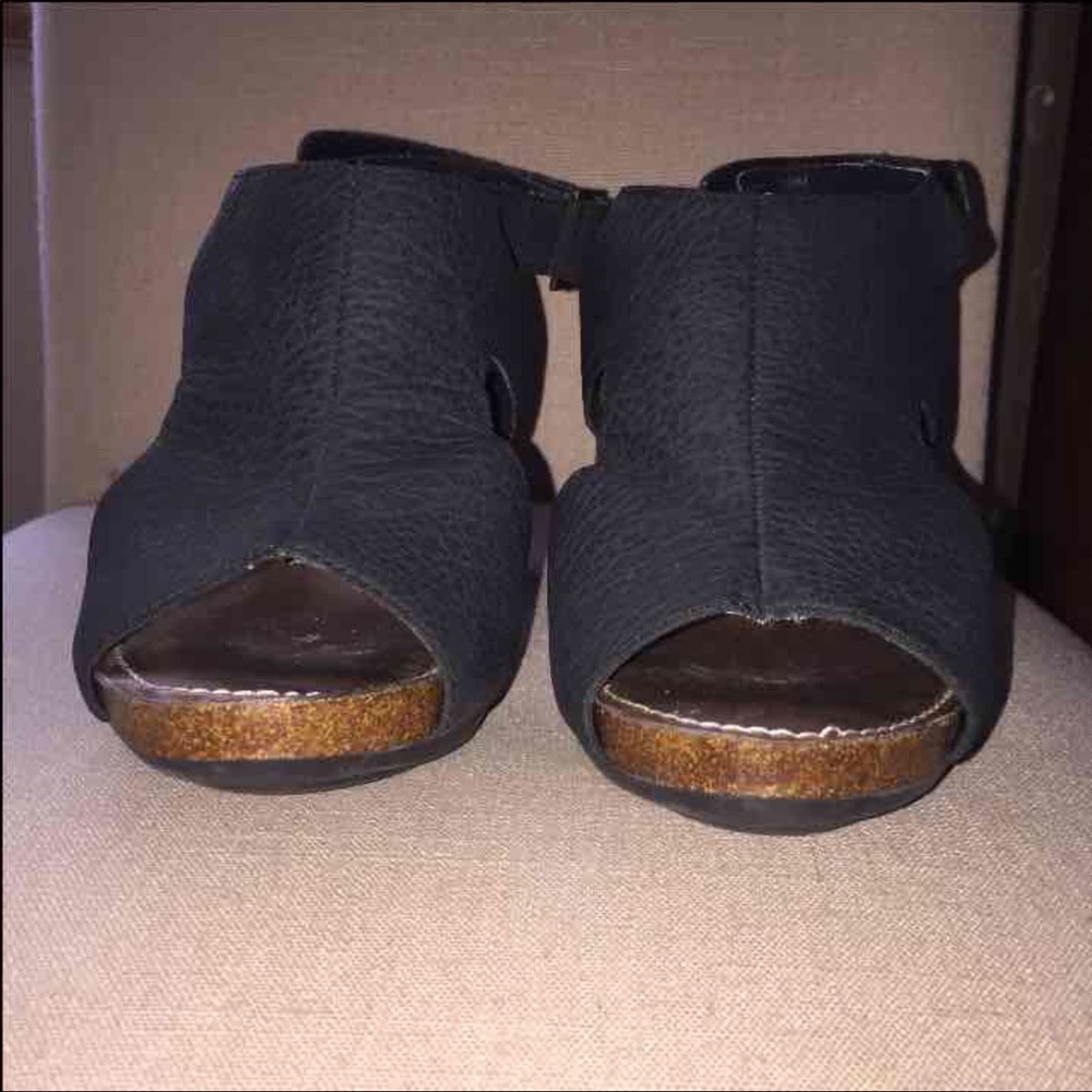 Me Too Peep toe heels