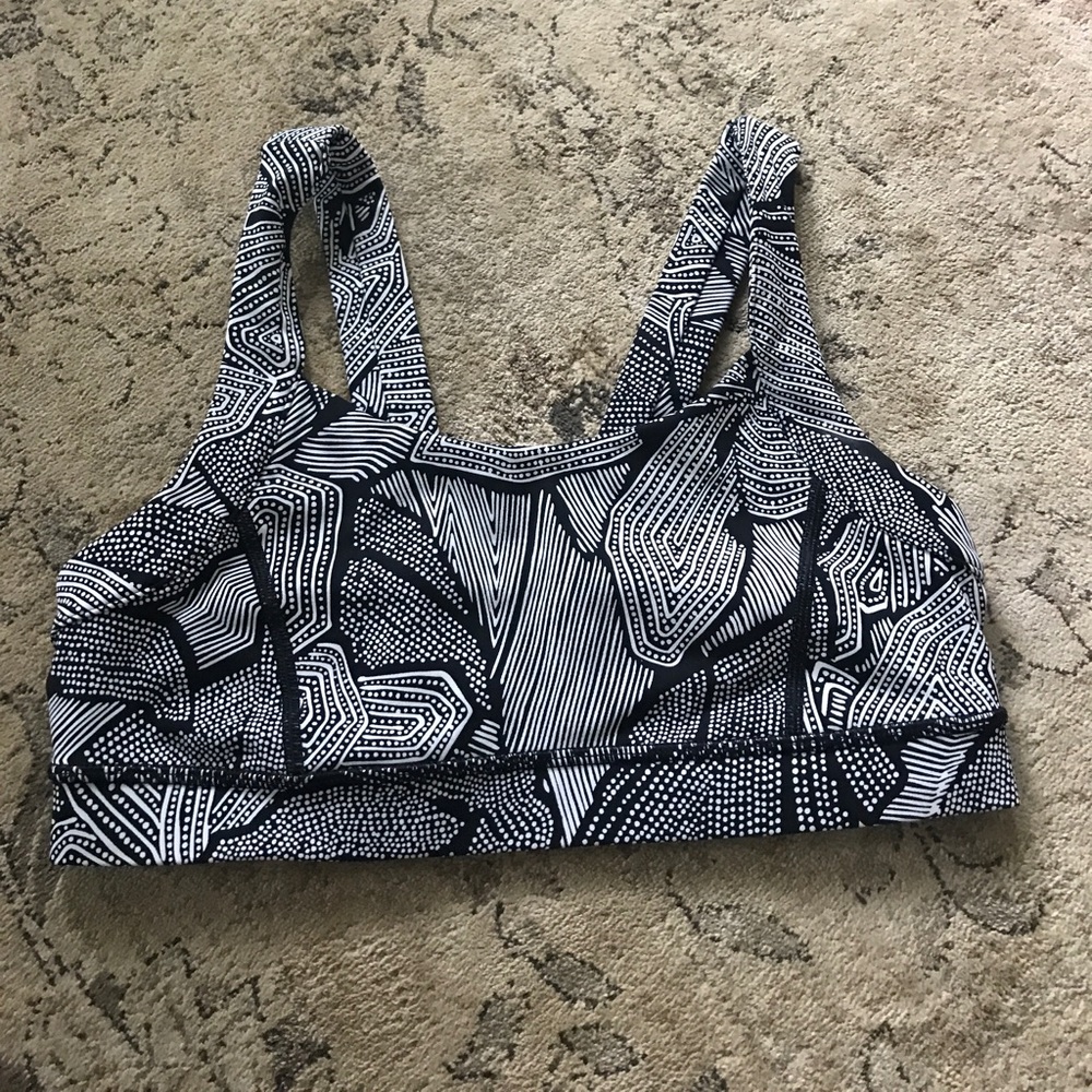 Lululemon sports bra