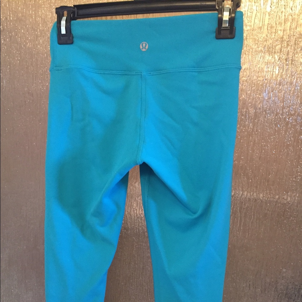 Lululemon cropped pants