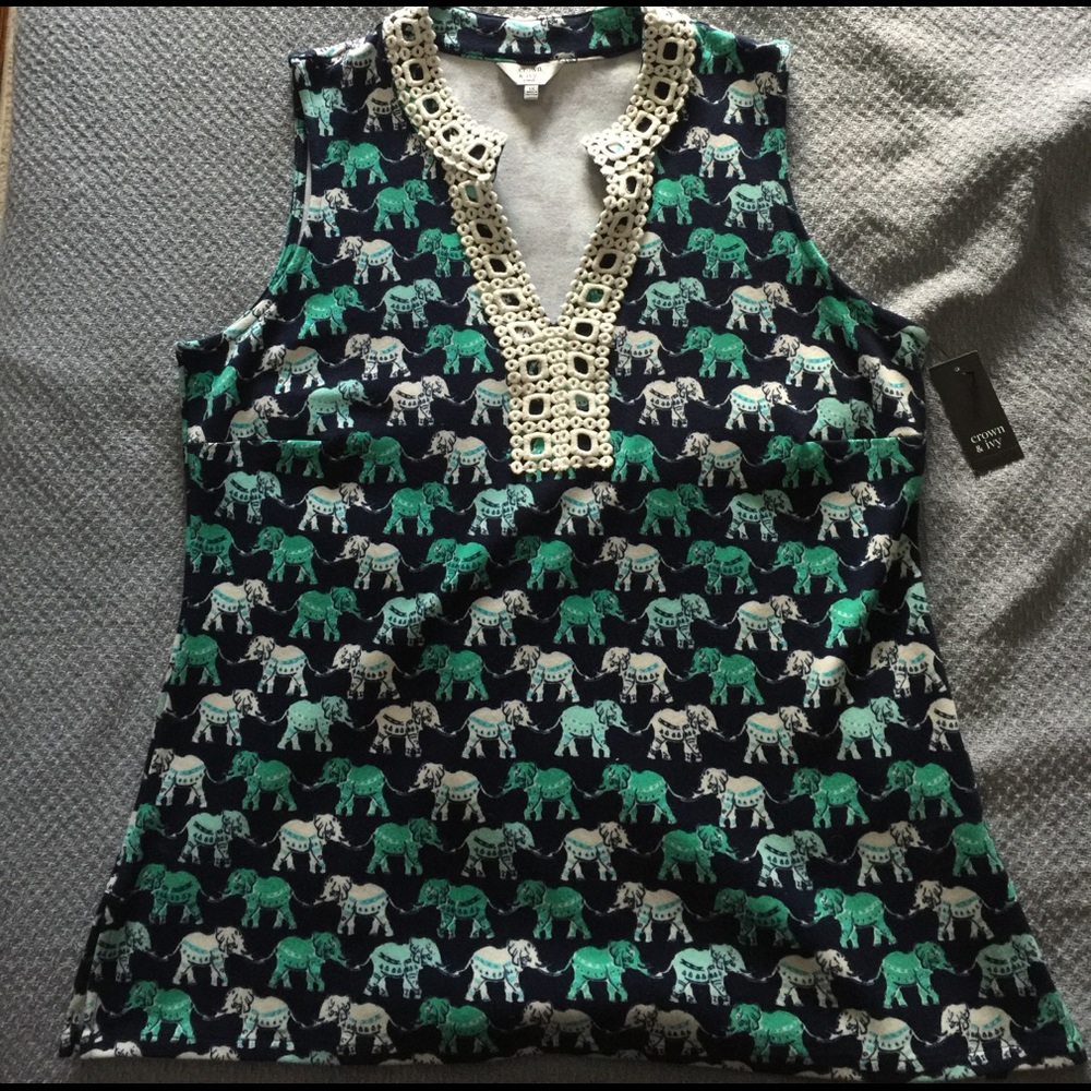 NWT Crown and Ivy sleeveless blouse