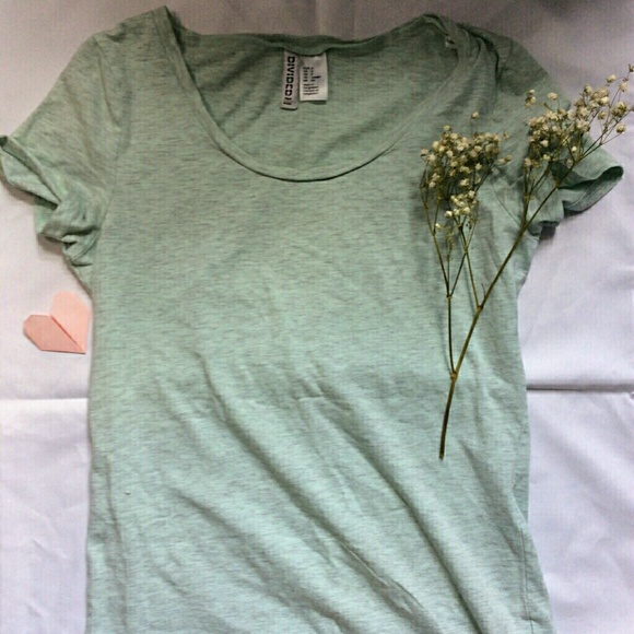 light mint basic tee - Picture 2 of 4