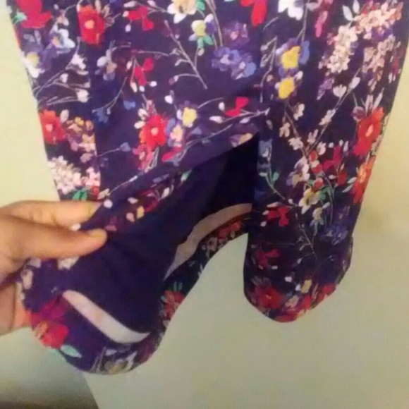 Hot fitted Floral Skirt - Picture 5 of 6