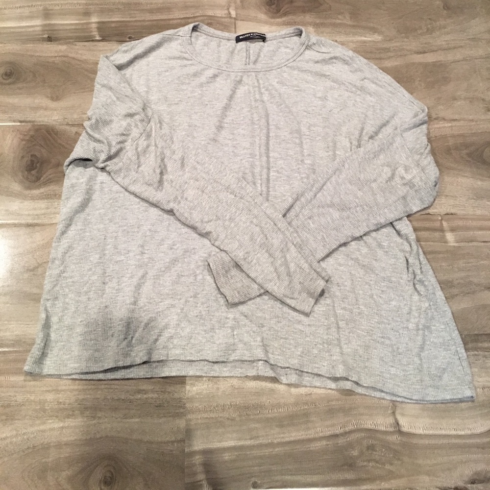 grey shirt
