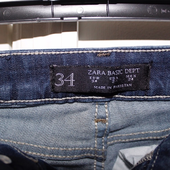 Medium Wash Blue Jeans - Picture 3 of 3