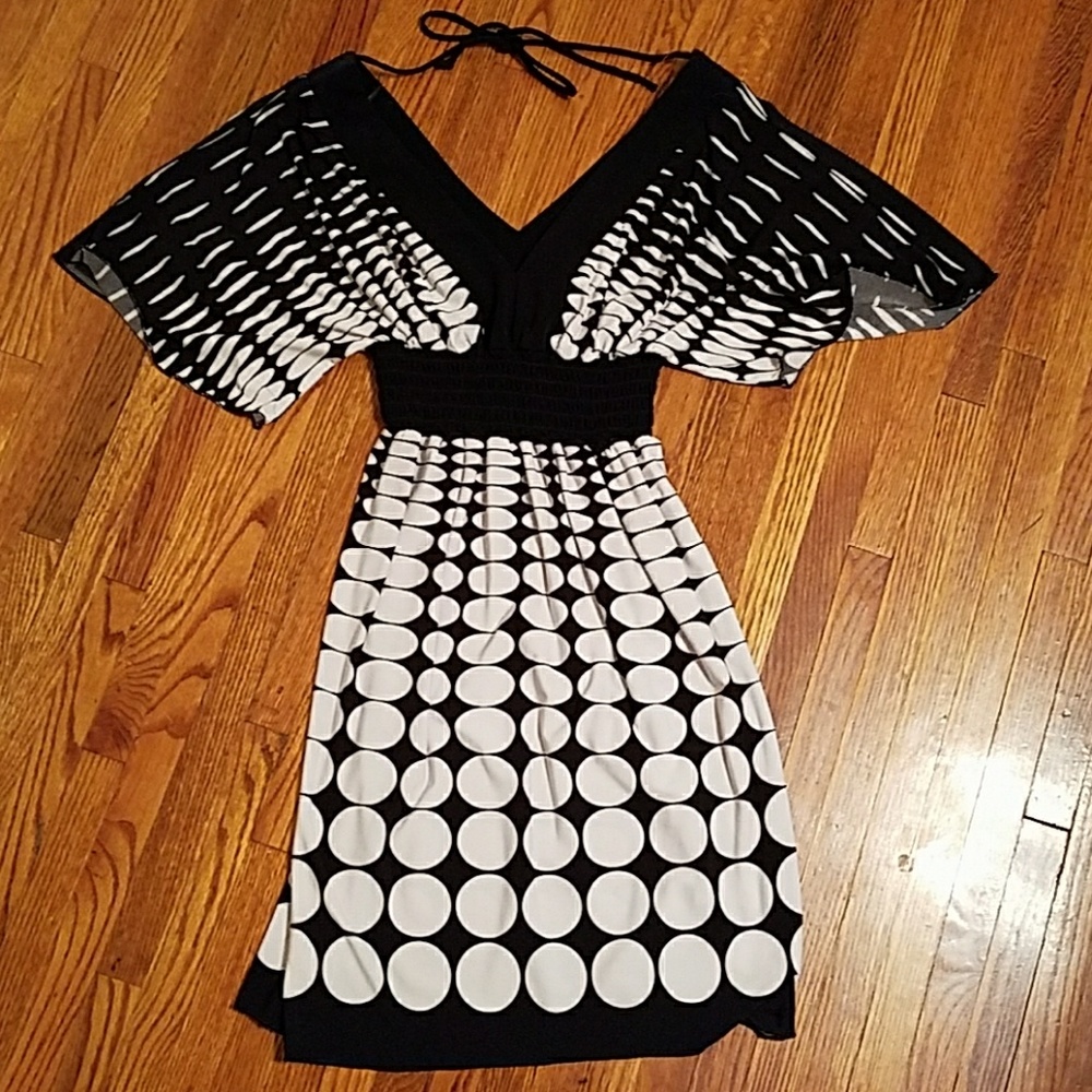Black/white dress