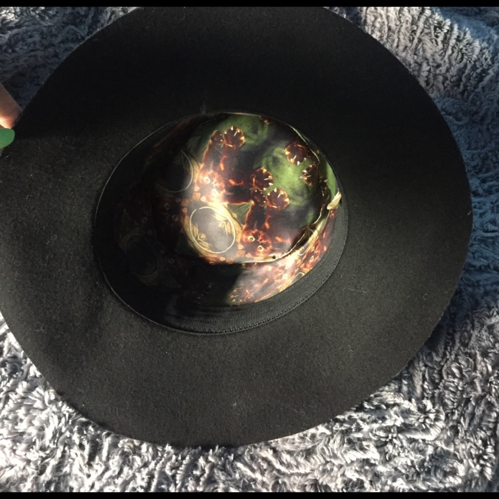 Brim hat - Picture 2 of 4