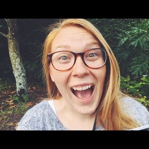 Meet your Posher, Abigail