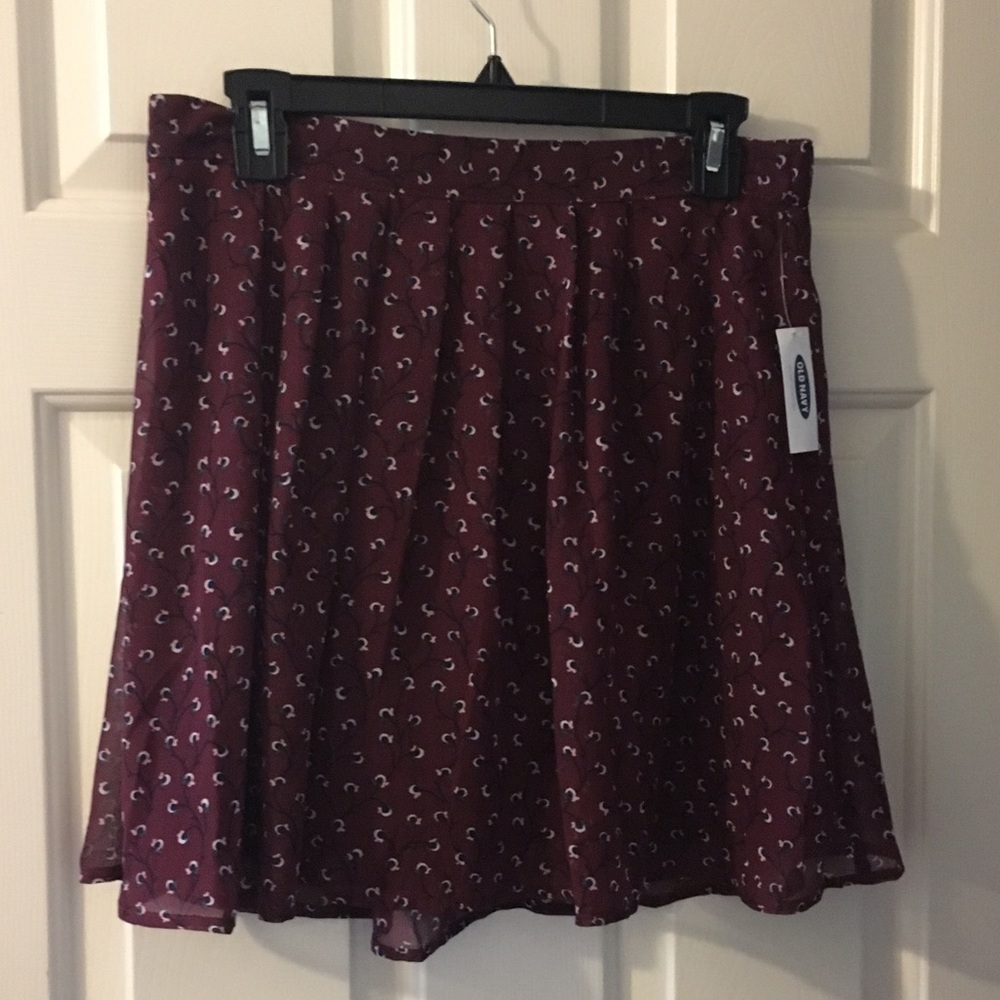 Maroon mini skirt