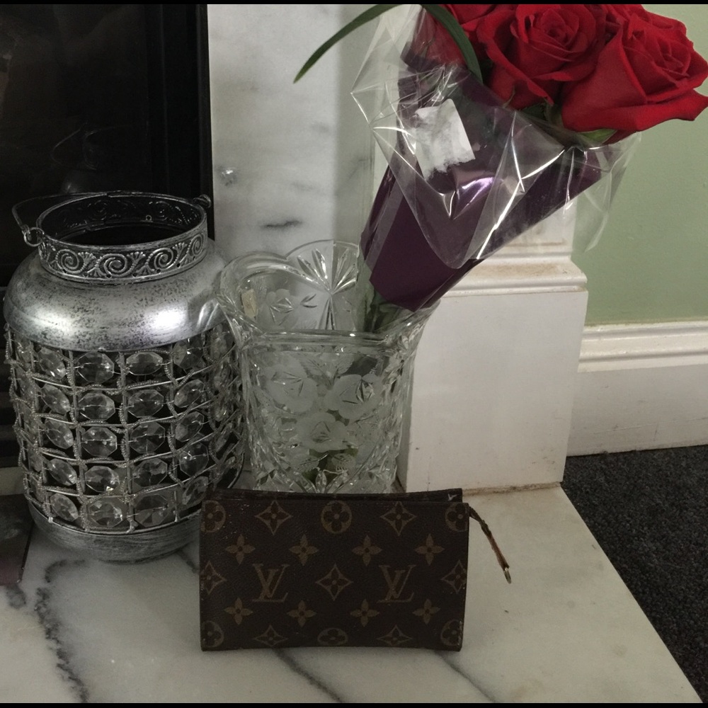 Louis Vuitton Authentic clutch